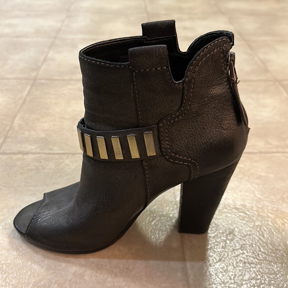 Guess Open Toe Booties - Picture 5 of 11